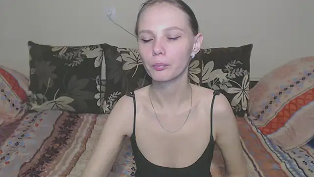 Nika Shiny online show from 12/12/24, 05:31