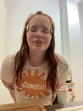 Mona-Peaches online show from 12/31/24, 10:15