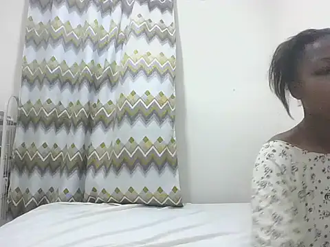 Snapshot of sexy__candyy chatting on 06/10/26, 04:28 sexy candyy online show from 06/10/26, 04:28