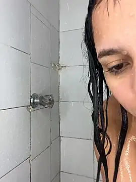 Snapshot of pamela_anderson_ chatting on 12/12/24, 05:37 pamela anderson online show from 12/12/24, 05:37