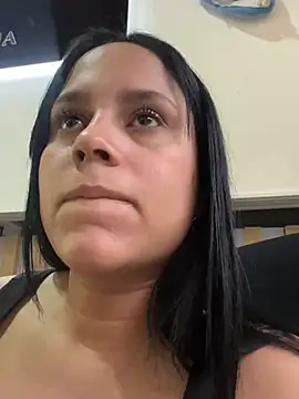 Snapshot of pamela_anderson_ chatting on 12/23/24, 10:23 pamela anderson online show from 12/23/24, 10:23