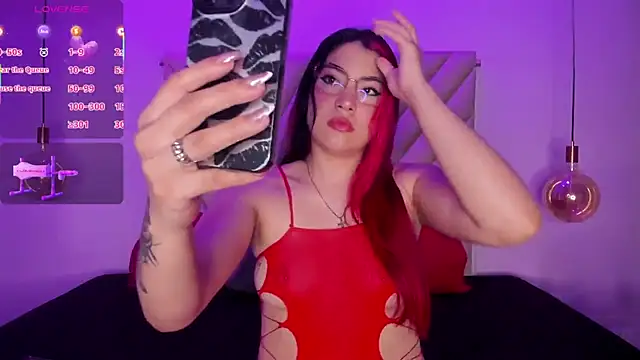 EmmaSwift  online show from 10/28/25, 02:48