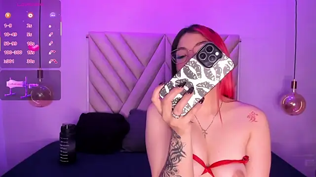 EmmaSwift  online show from 11/22/25, 02:54