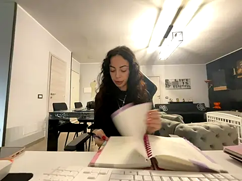 Chloe Ricci online show from 11/26/25, 07:42