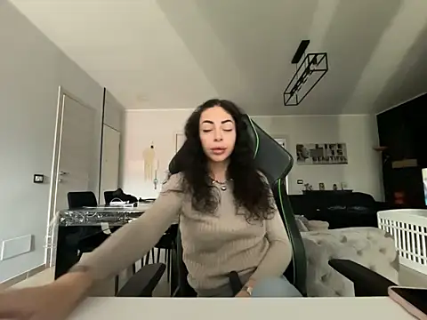 Chloe Ricci online show from 12/01/25, 08:08