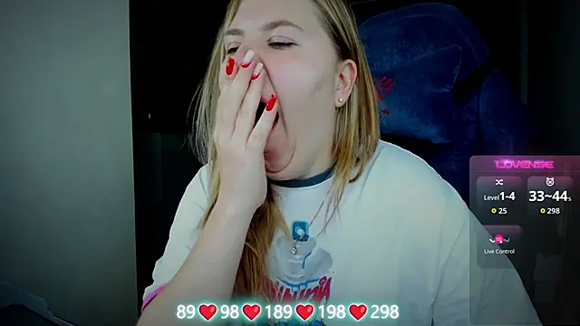 Olivia Munk online show from 11/02/25, 03:42