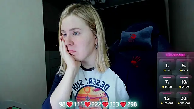 Olivia Munk online show from 04/10/26, 03:56