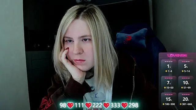 Olivia Munk online show from 04/21/26, 03:57