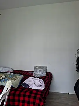 Kamdollie online show from 10/24/25, 07:27