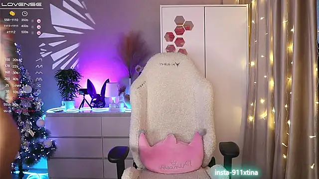 Snapshot of Break-me-Shake-me chatting on 01/24/25, 01:56 Break-me-Shake-me online show from 01/24/25, 01:56