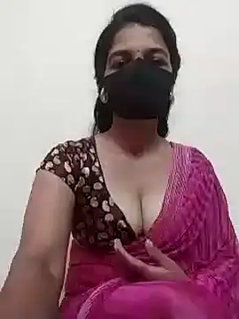 Snapshot of Shuttii_25 chatting on 12/23/24, 04:44 Shuttii 25 online show from 12/23/24, 04:44