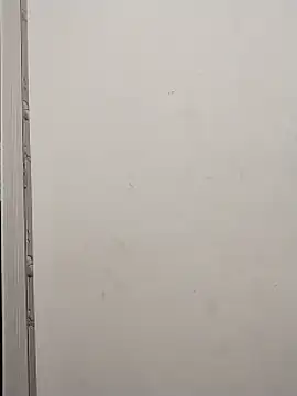 Snapshot of Shuttii_25 chatting on 02/14/25, 06:34 Shuttii 25 online show from 02/14/25, 06:34