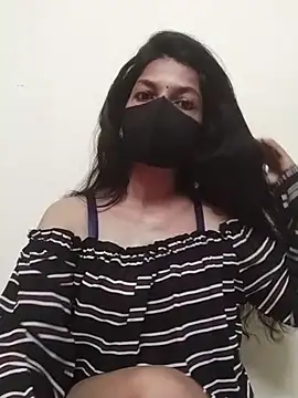 Snapshot of Shuttii_25 chatting on 02/19/25, 06:00 Shuttii 25 online show from 02/19/25, 06:00