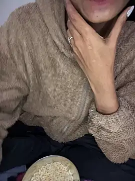 PARI Hun online show from 12/28/24, 11:26