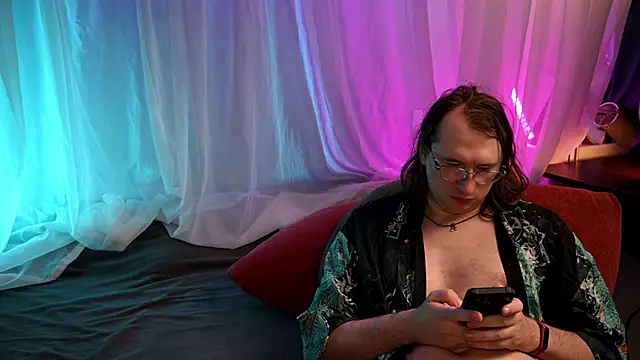 Claudia and elon  online show from 06/29/26, 08:20