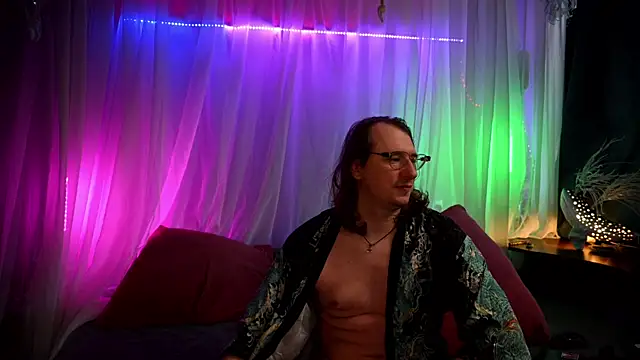 Claudia and elon  online show from 07/15/26, 09:36