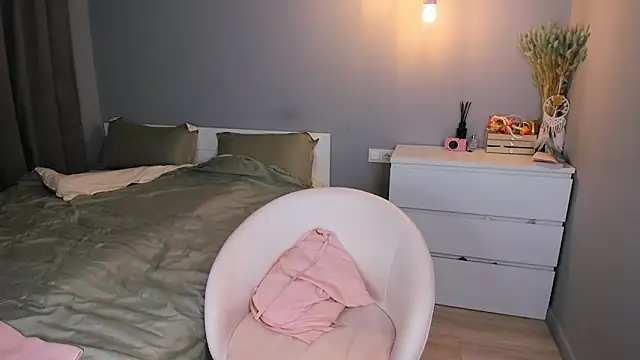 Snapshot of missliiaa chatting on 10/23/25, 03:11 missliiaa online show from 10/23/25, 03:11