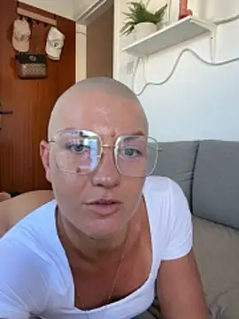 PaulinaSchubert1 online show from 10/27/25, 01:15