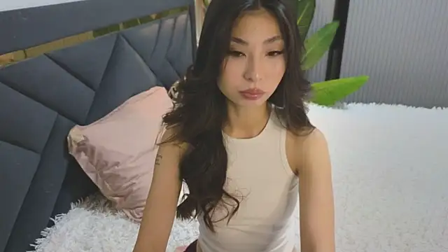 Snapshot of TrishaRey chatting on 10/20/25, 04:46 TrishaRey online show from 10/20/25, 04:46