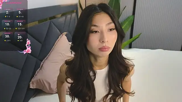 Snapshot of TrishaRey chatting on 10/24/25, 04:31 TrishaRey online show from 10/24/25, 04:31