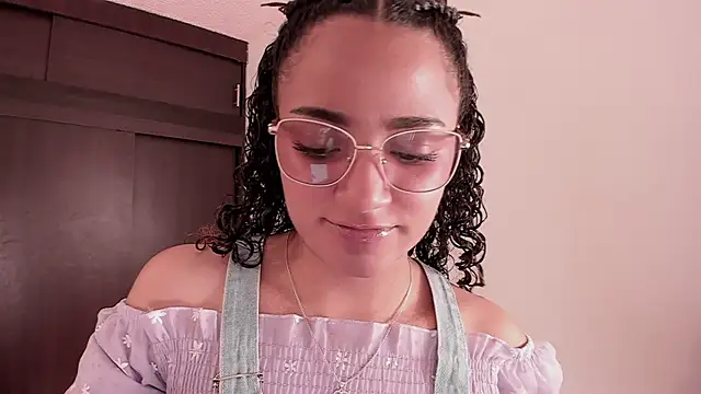 Snapshot of DAHLIA_BROWNIE chatting on 09/16/25, 08:43 DAHLIA BROWNIE online show from 09/16/25, 08:43