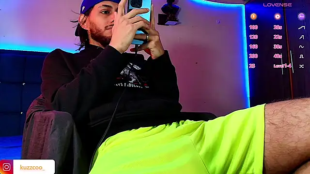 kuzzcoo online show from 11/21/25, 02:49