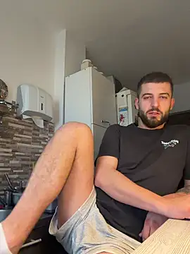 ElChapoGuzman95 online show from 11/25/25, 06:46