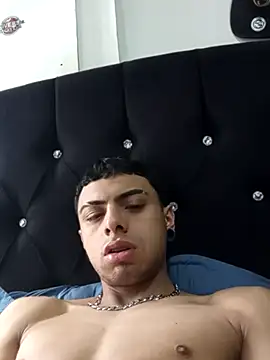 Mollly n david online show from 10/24/25, 04:36