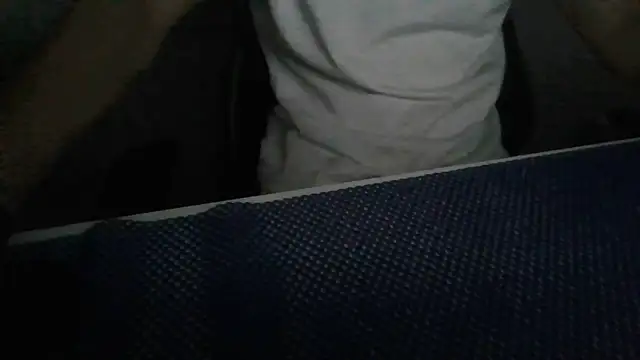 spuitbeer0 online show from 10/19/25, 09:54