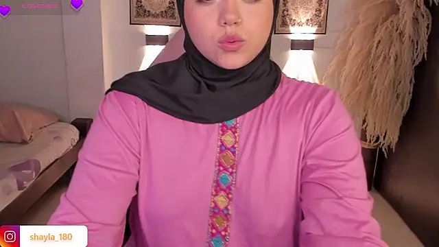 shayla 18 online show from 04/10/26, 09:41