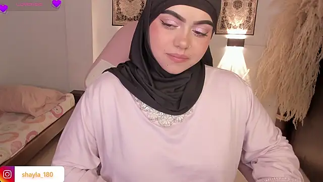 shayla 18 online show from 04/24/26, 10:56