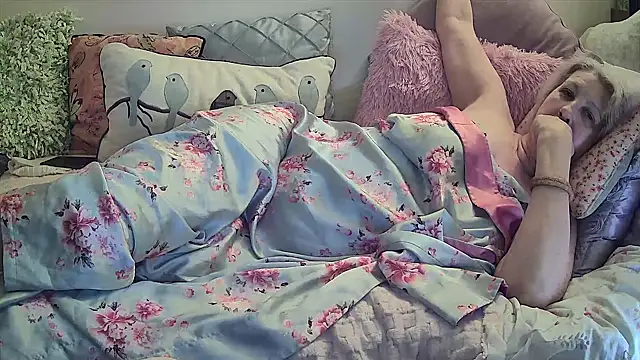 MaggieMoonxxx online show from 12/29/24, 05:21