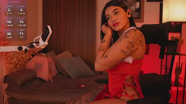 HannahW  online show from 12/07/24, 10:39