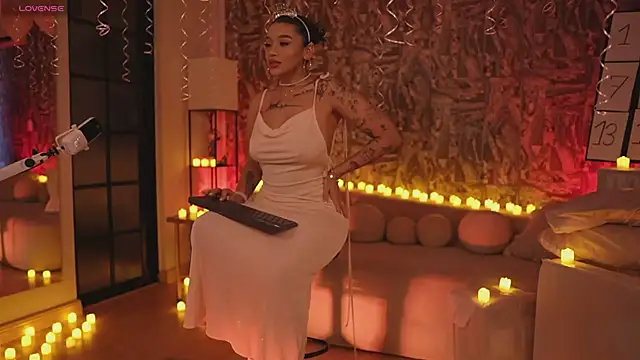 HannahW  online show from 10/04/25, 10:08