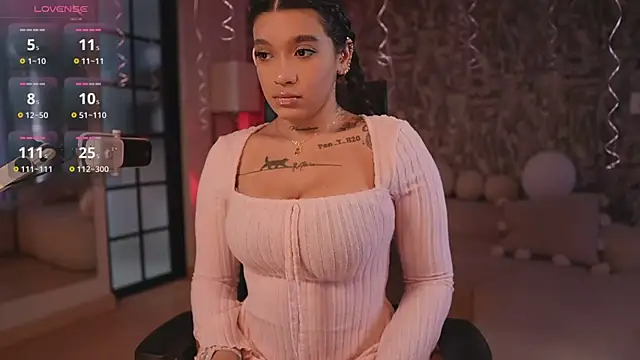 HannahW  online show from 10/20/25, 09:15