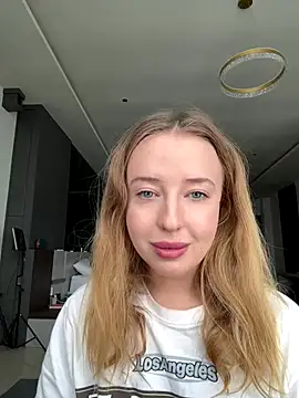 Snapshot of Nura_n_Sarah chatting on 09/28/25, 04:07 Nura n Sarah online show from 09/28/25, 04:07