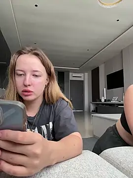 Nura n Sarah online show from 11/16/25, 03:12