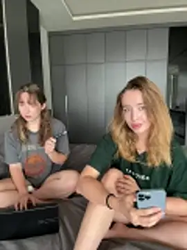 Nura n Sarah online show from 12/14/25, 05:24