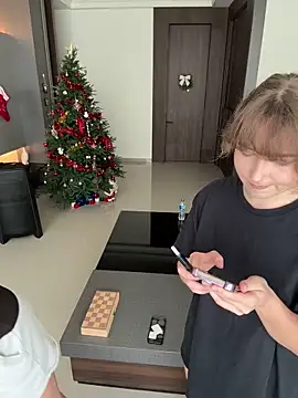 Nura n Sarah online show from 02/05/26, 05:12