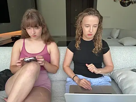 Nura n Sarah online show from 03/16/26, 05:13