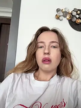 Nura n Sarah online show from 04/10/26, 05:12