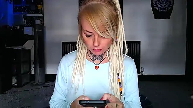 Snapshot of pixiedreadx chatting on 10/11/25, 10:47 pixiedreadx online show from 10/11/25, 10:47