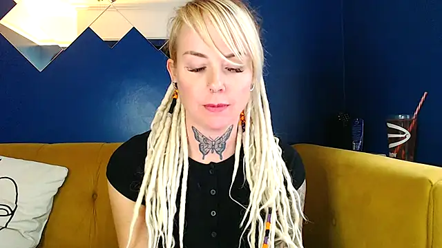 pixiedreadx online show from 11/07/25, 01:33