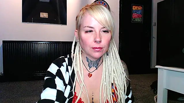 pixiedreadx online show from 11/22/25, 01:43