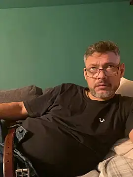 Mikemike19m online show from 01/30/25, 01:42