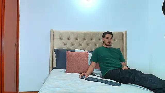 Rose dom online show from 01/22/25, 01:20