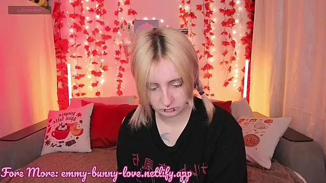 EmmyBunny online show from 09/19/25, 03:34