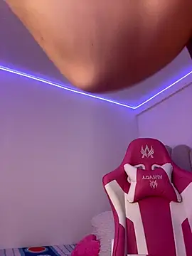 Alicia Ruiz online show from 02/09/26, 06:12