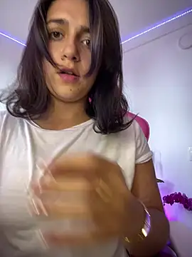 Alicia Ruiz online show from 07/07/26, 08:02