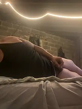 bigzae82 online show from 02/04/25, 08:02